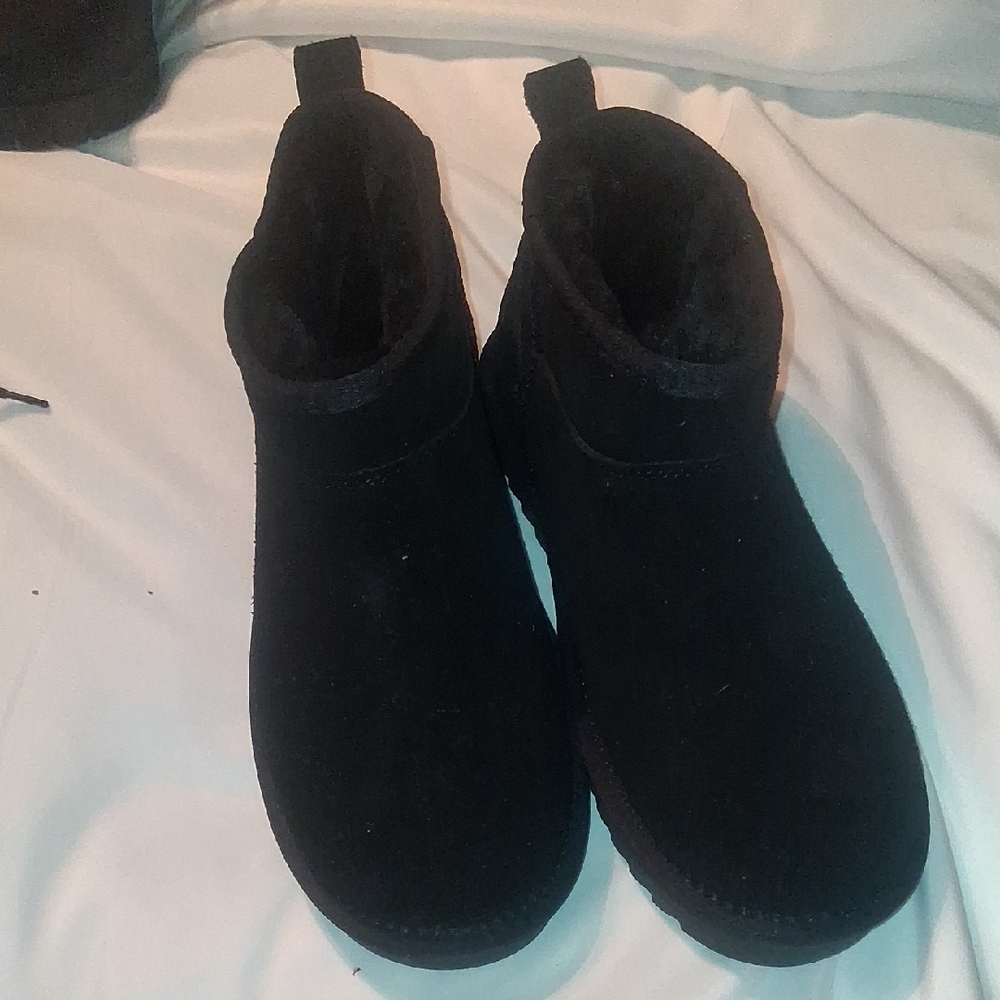 Women's Black Slippers